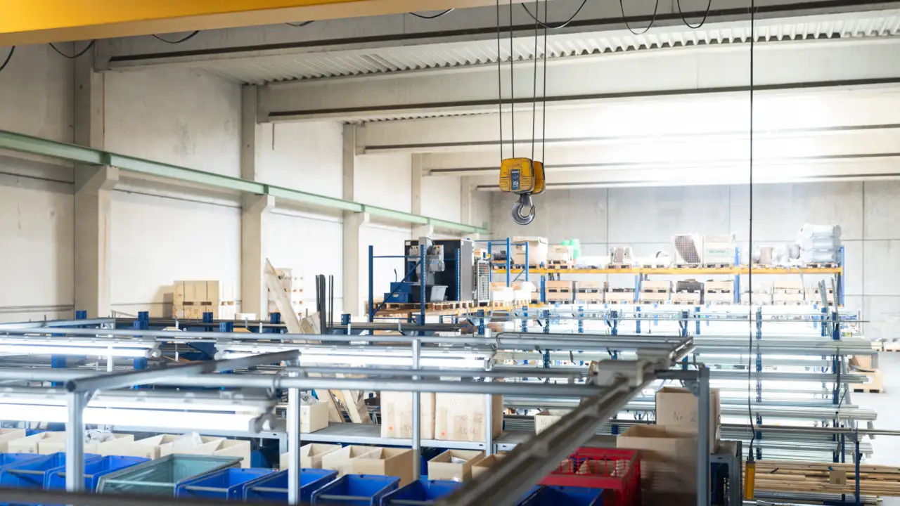 Blick in das Teilelager von Gustav Schmidt in Siegen